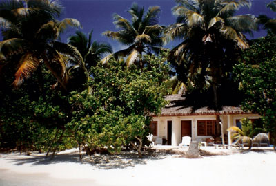 maaya bungalow aussen